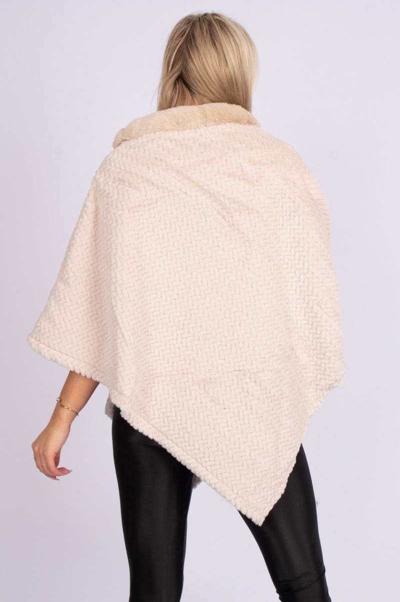 Fuskpäls poncho m. krage, Beige