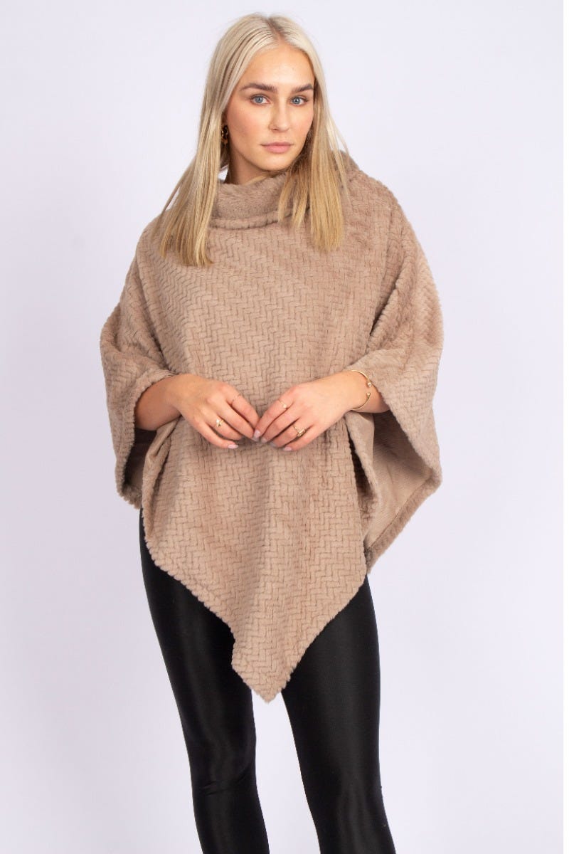 Fuskpäls poncho m. krage, Taupe