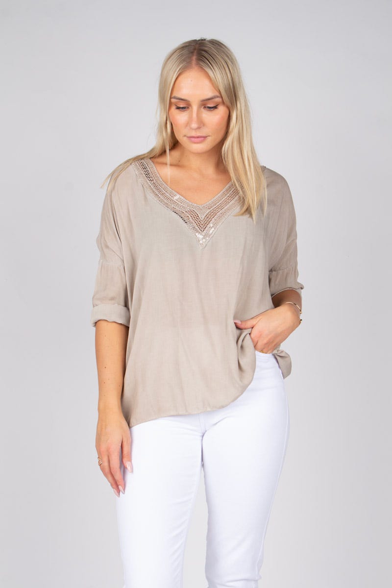 Blus m. paljettdetalj, Beige