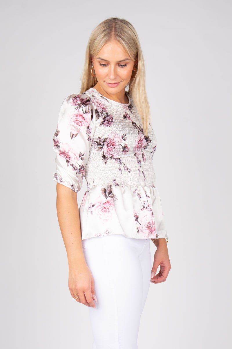 Hailey blus m. blommor, Creme