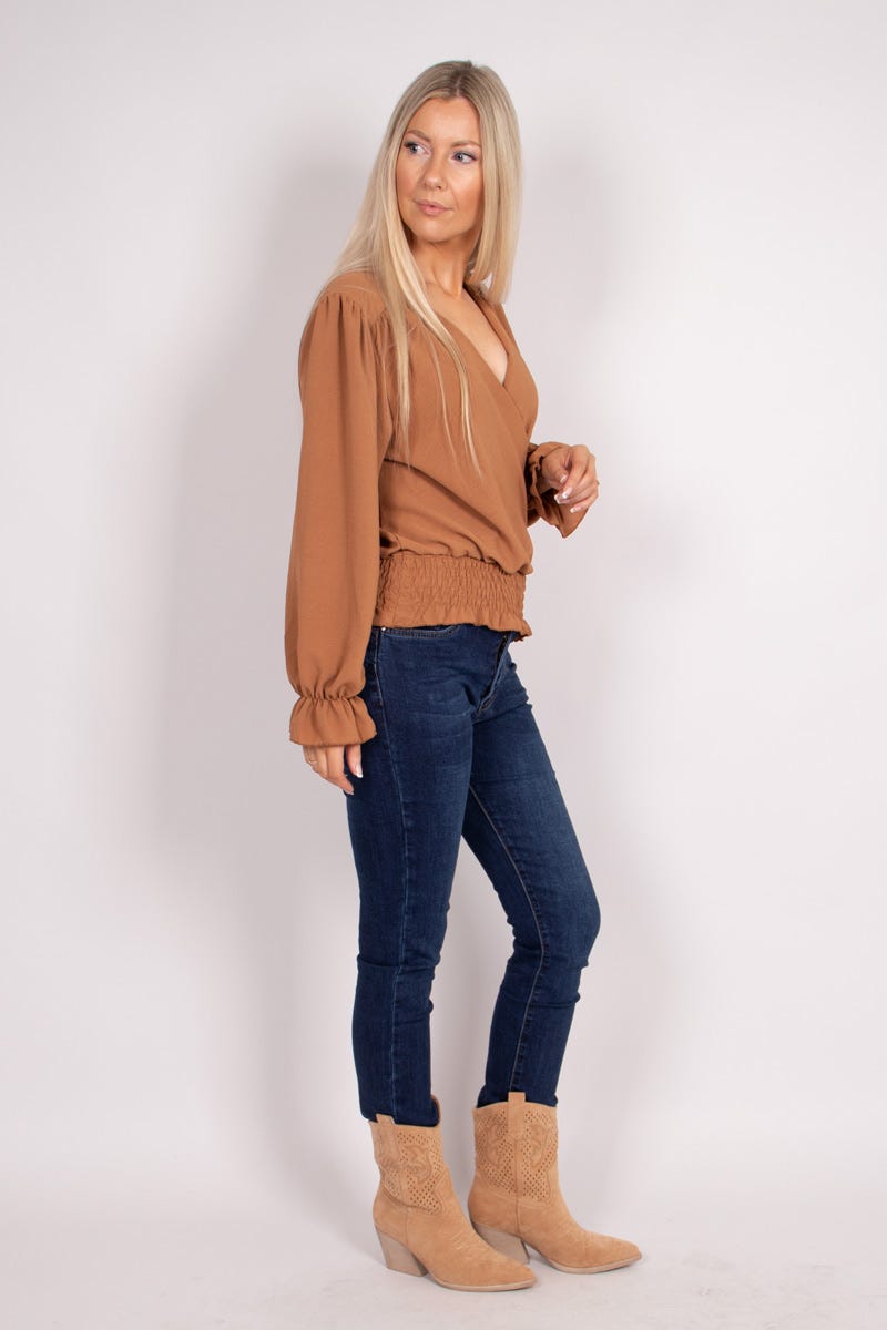 Crossover blus, Camel