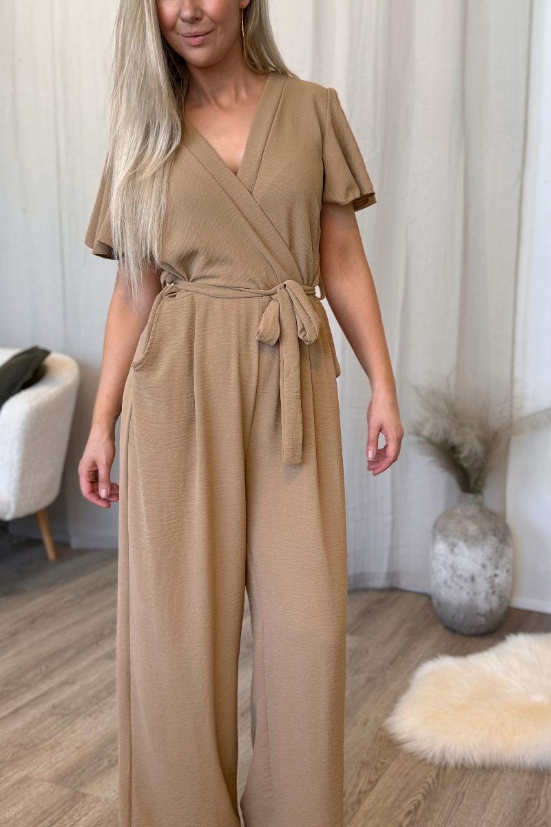 Jumpsuit m. volangärm, Camel