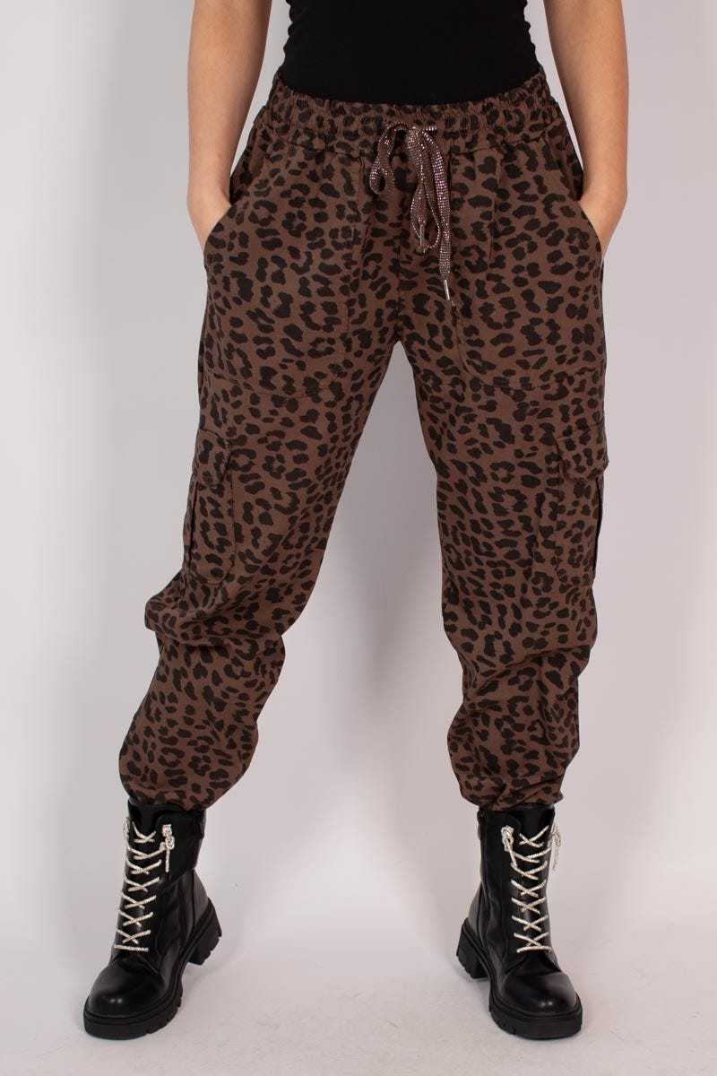 Cargobyxor m. leopardprint, Brun