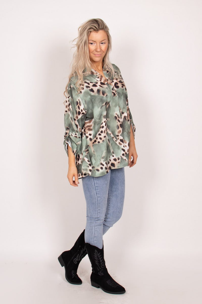 Adeline blus m. leopardprint, Grön