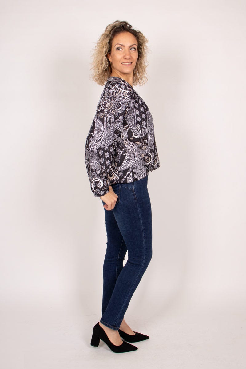 Crossover blus m. paisleyprint, Svart