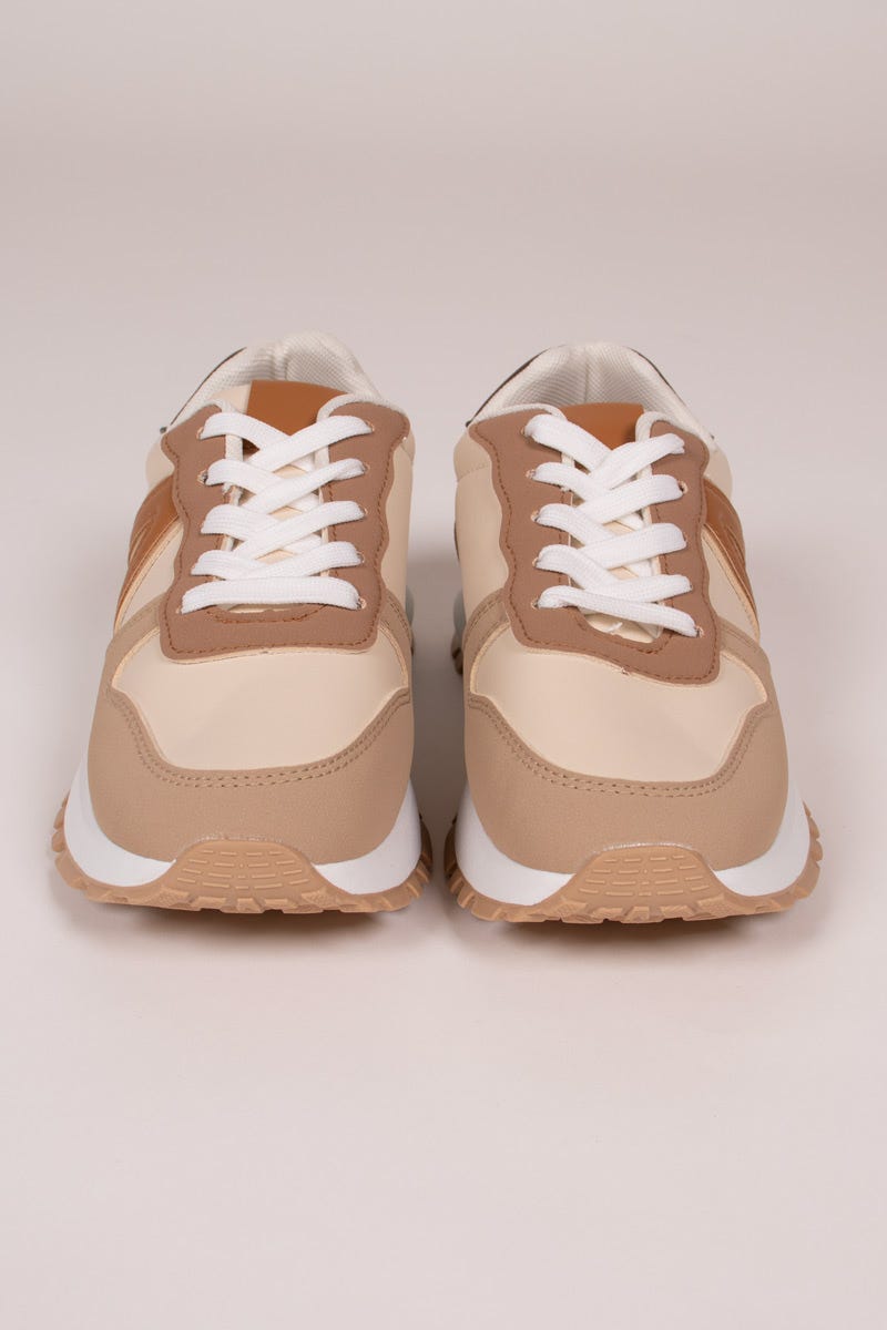 Sneakers i turkis og camel