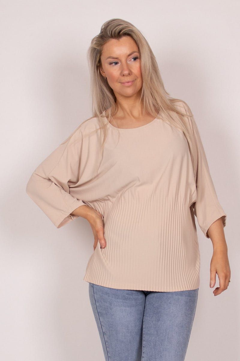 Blus m. batwing och plissé, Beige