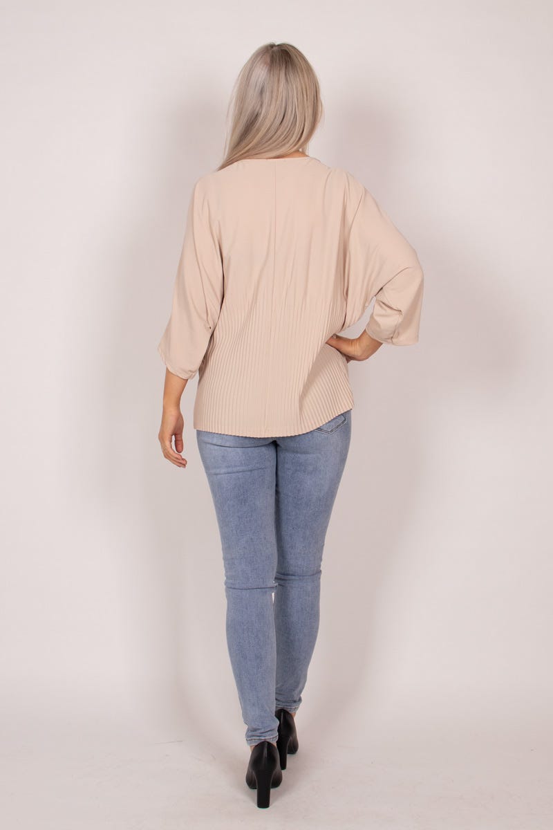 Blus m. batwing och plissé, Beige