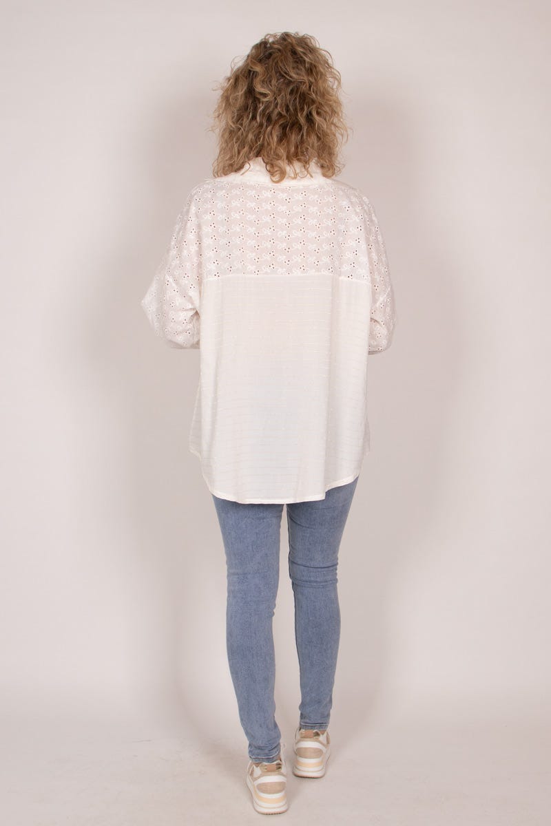 Blus m. ränder och broderi, Creme