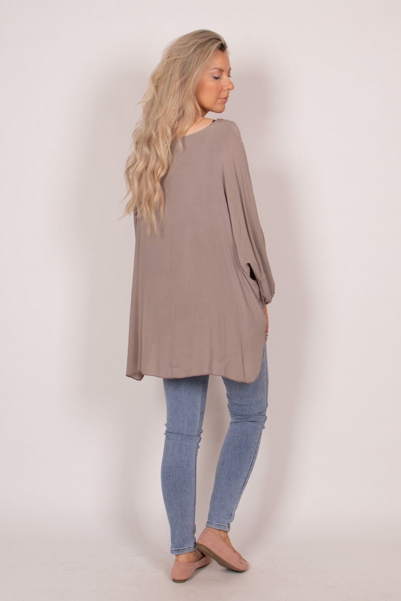 Blus m. broderi anglaise, Taupe 