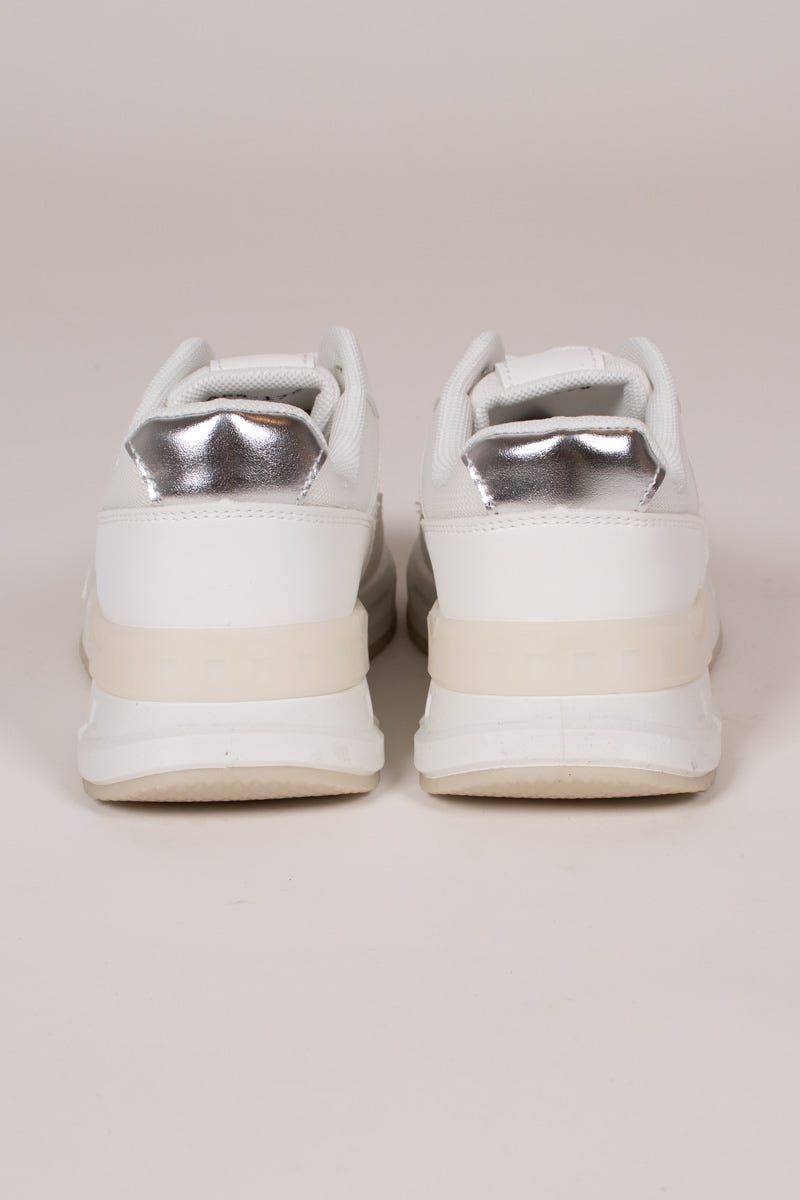 Sneakers i mesh och m. silverdetaljer, Vit