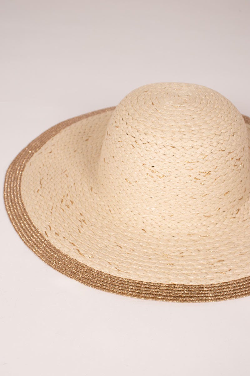 Hatt m. bred skärm och gulddetalj, Beige