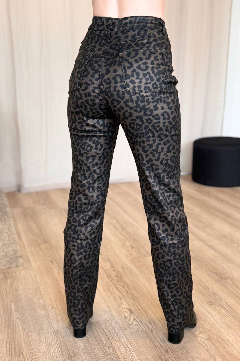 Coated jeans m. leopardmönster, Brun/Svart