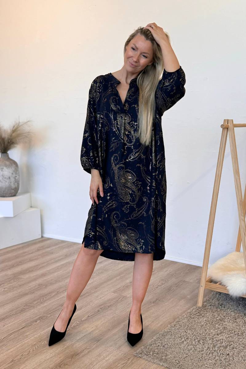 Løs tunika m. guld  paisley print  Navy