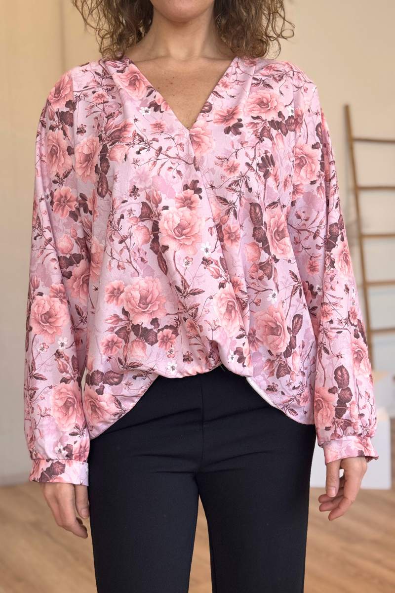 Crossover blus m. blommor Rosa