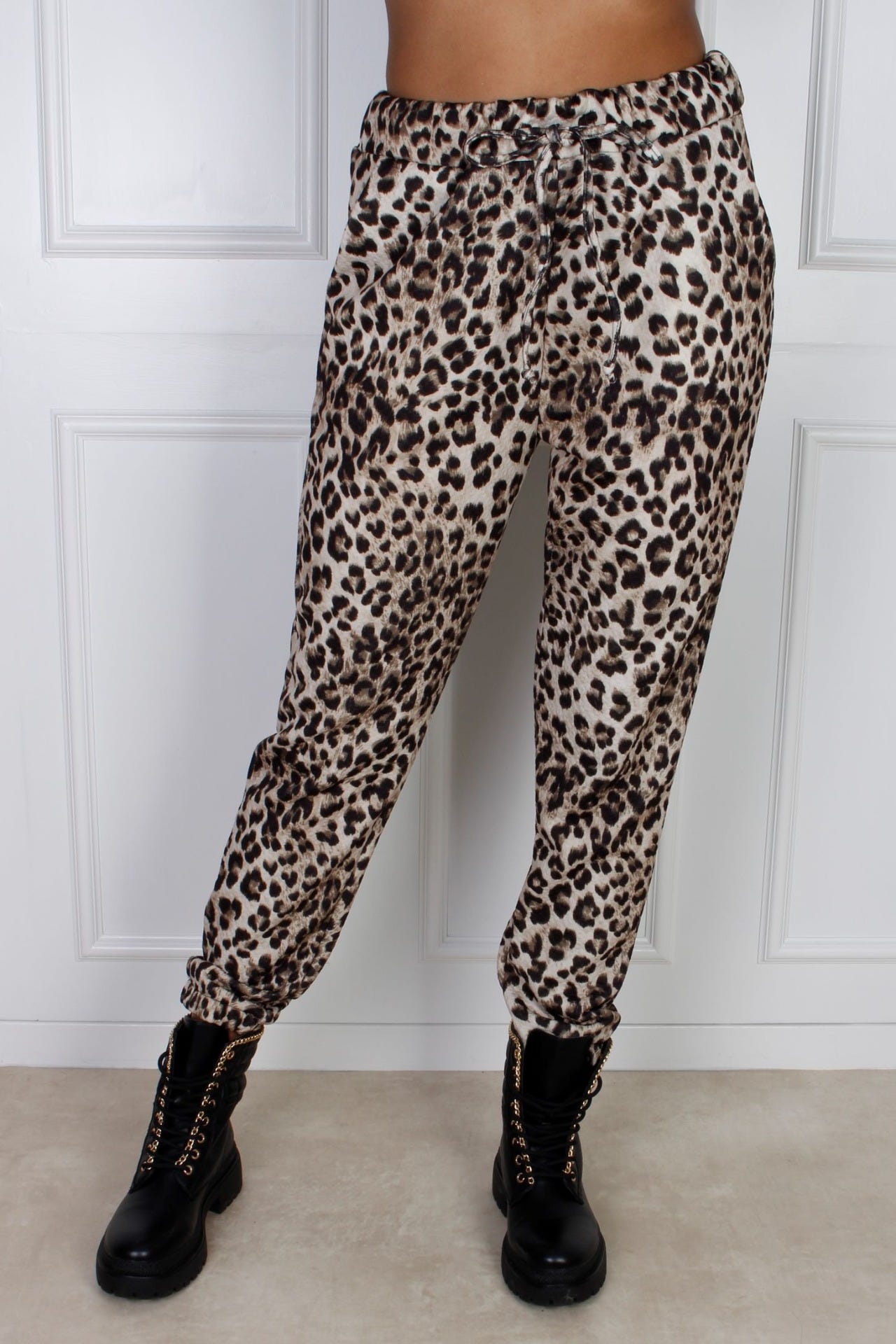 Cecilie byxor, Leopard