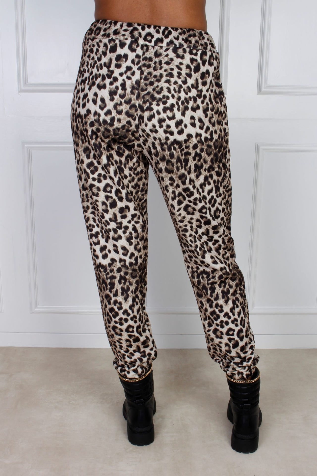 Cecilie byxor, Leopard