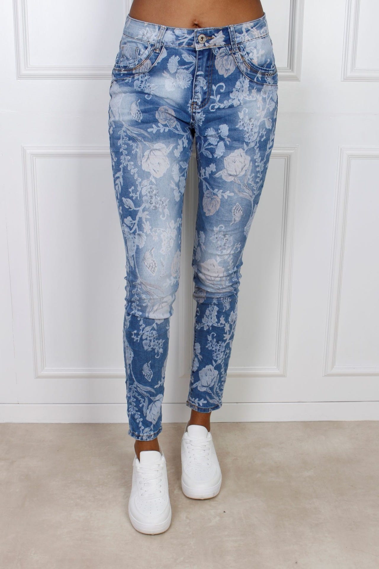 Baggy jeans m. blomstermönster, Denim