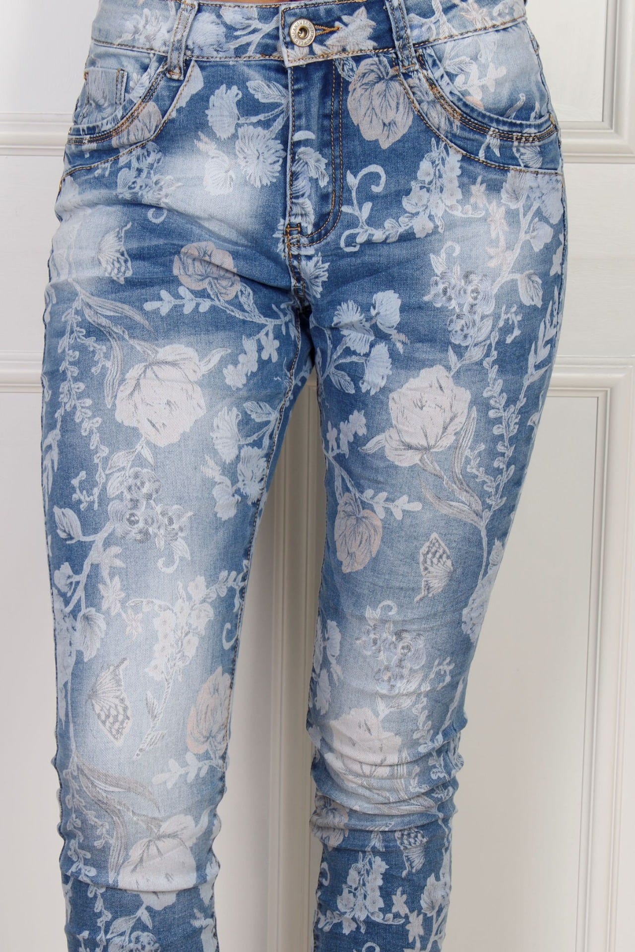 Baggy jeans m. blomstermönster, Denim