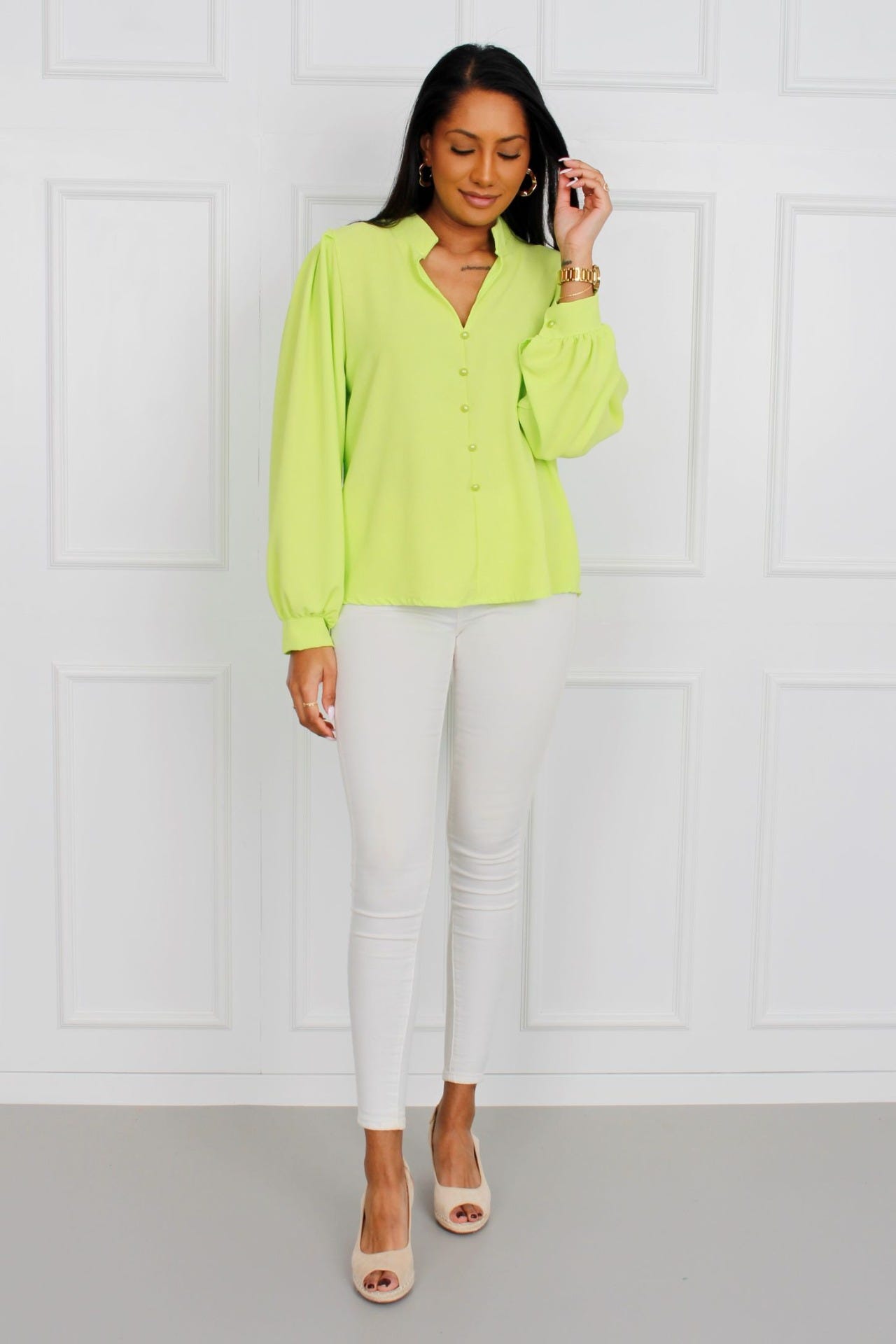 V-ringad blus, Lime