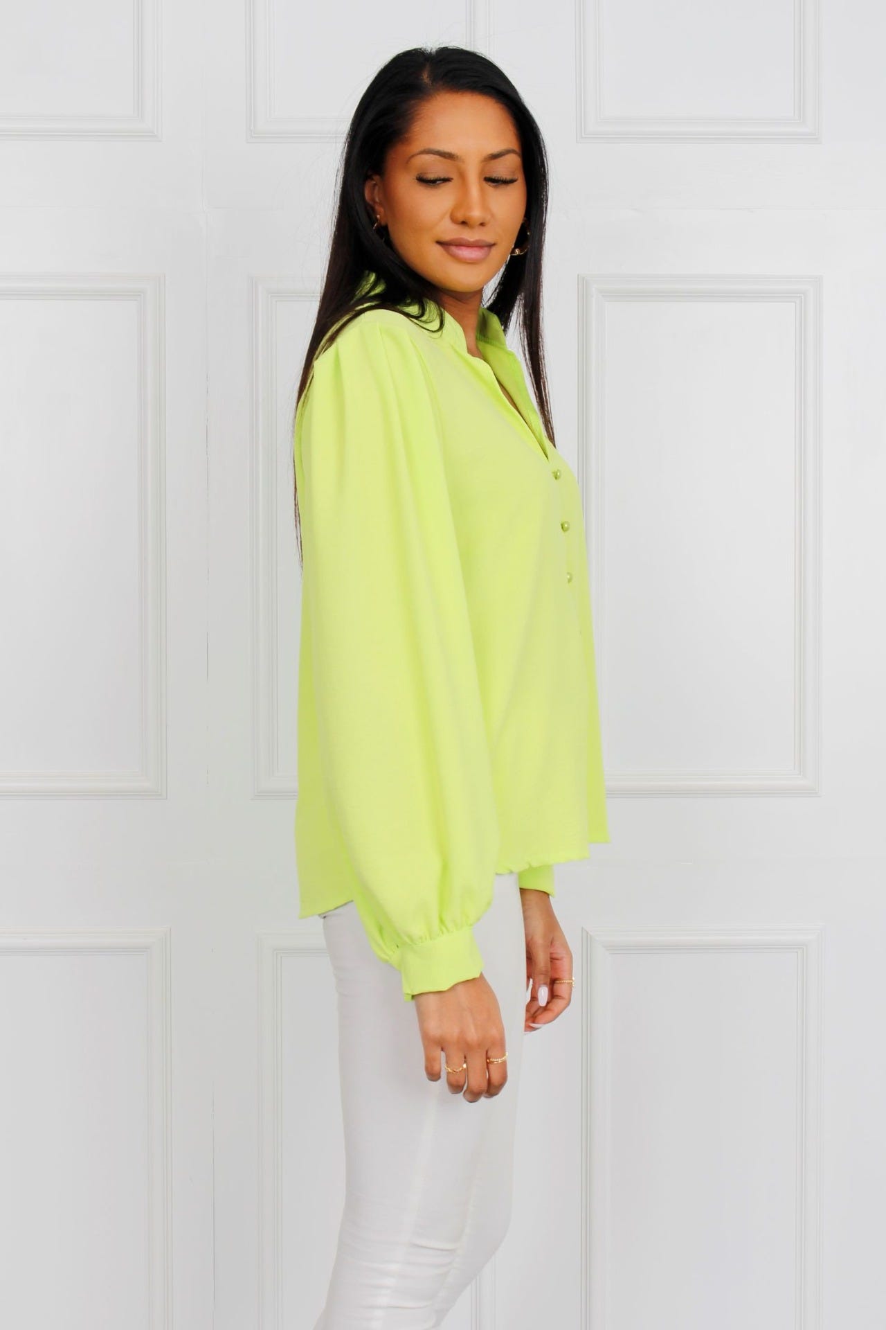 V-ringad blus, Lime