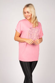 T-shirt m. leo motiv Rosa