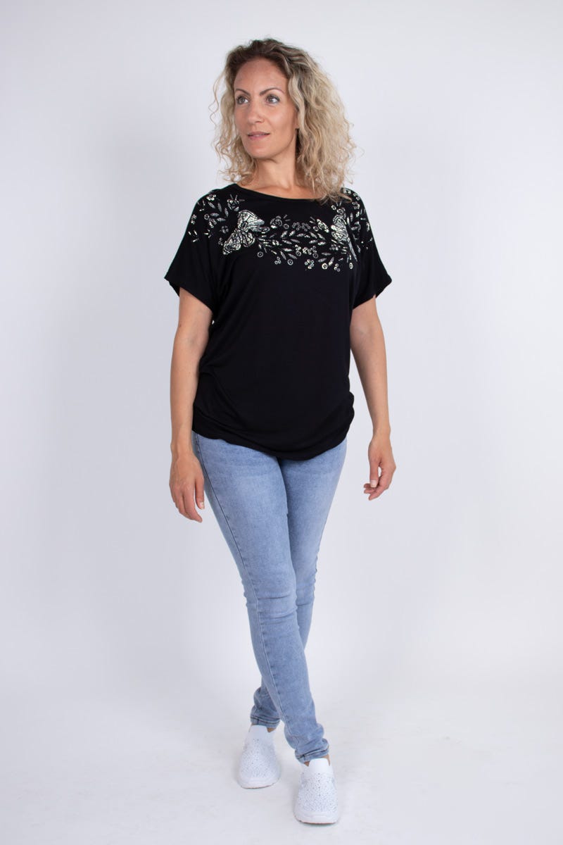 T-shirt m. sommerfugle og blomster motiv Sort