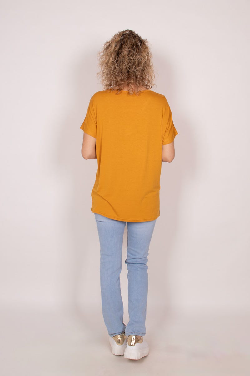 T-shirt m. sommerfugl Mustard