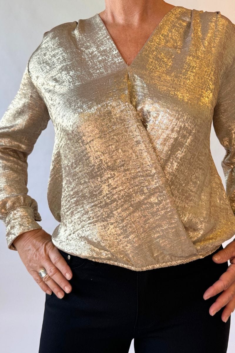 Blus m. crossover-detalj, Guld