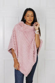 Faux fur poncho med krave, rosa