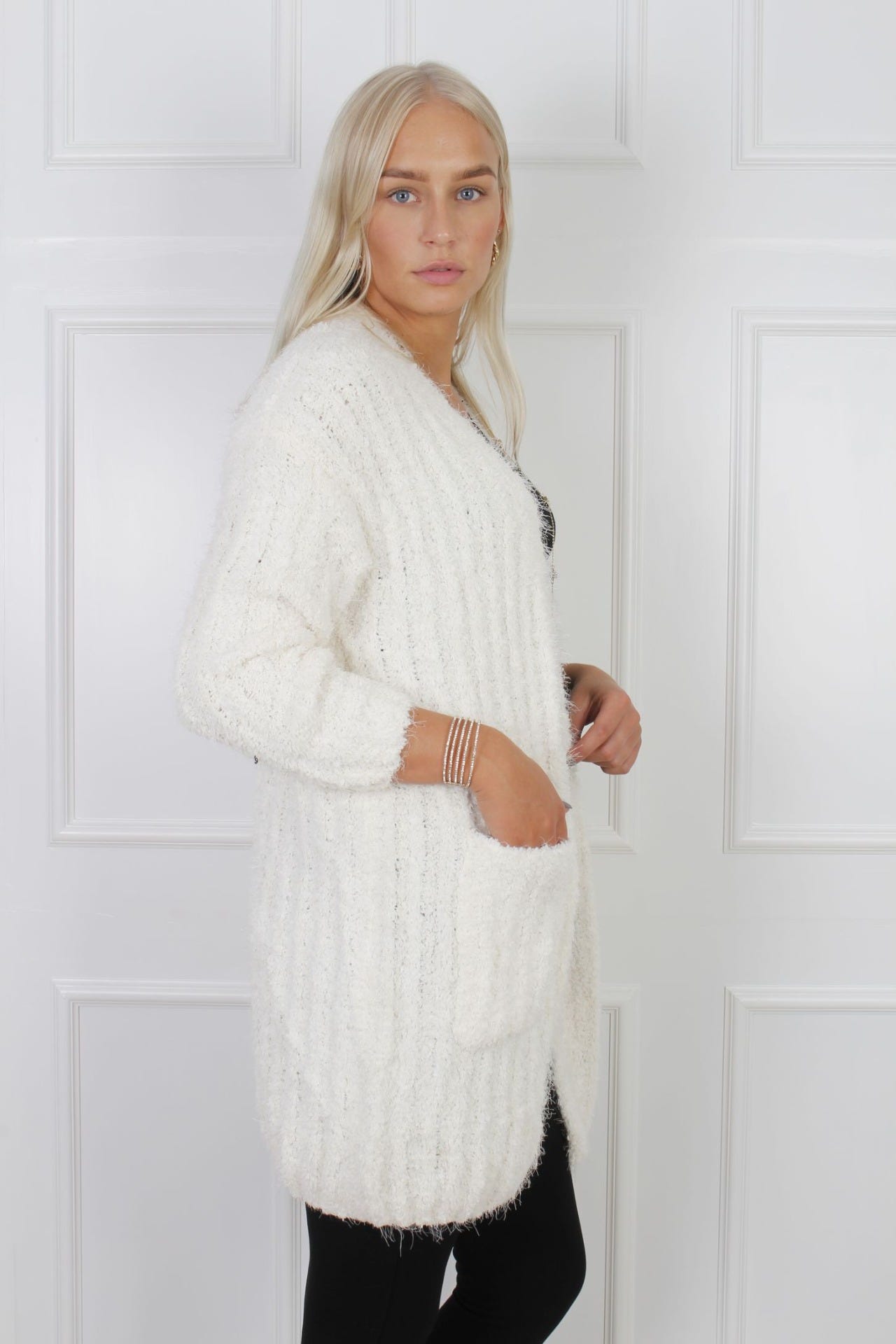 Lurvig cardigan, Vit