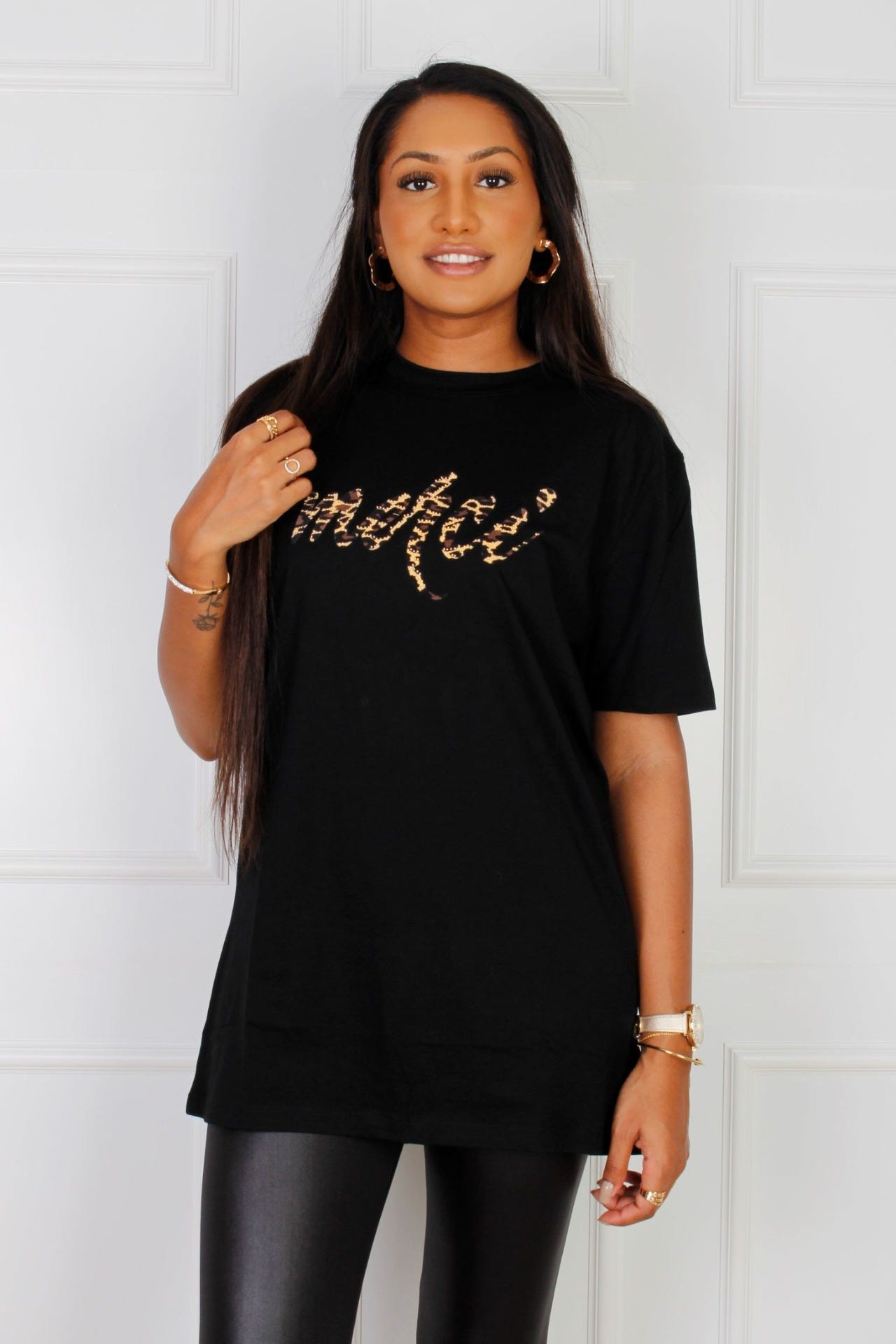 T-shirt m. text, Svart/Leopard