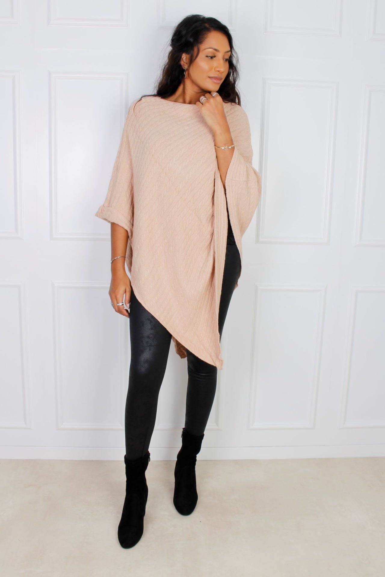 Stickad poncho, Rosa