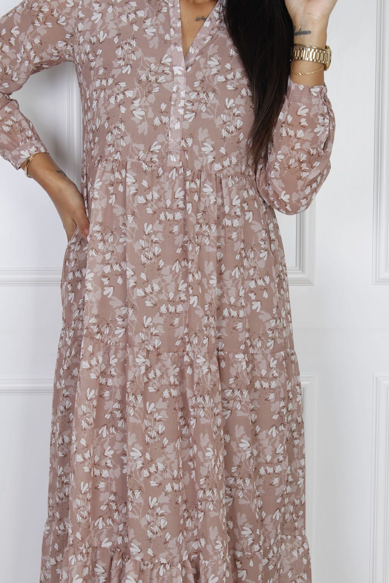 Luna kjole lang i taupe m. blomster print