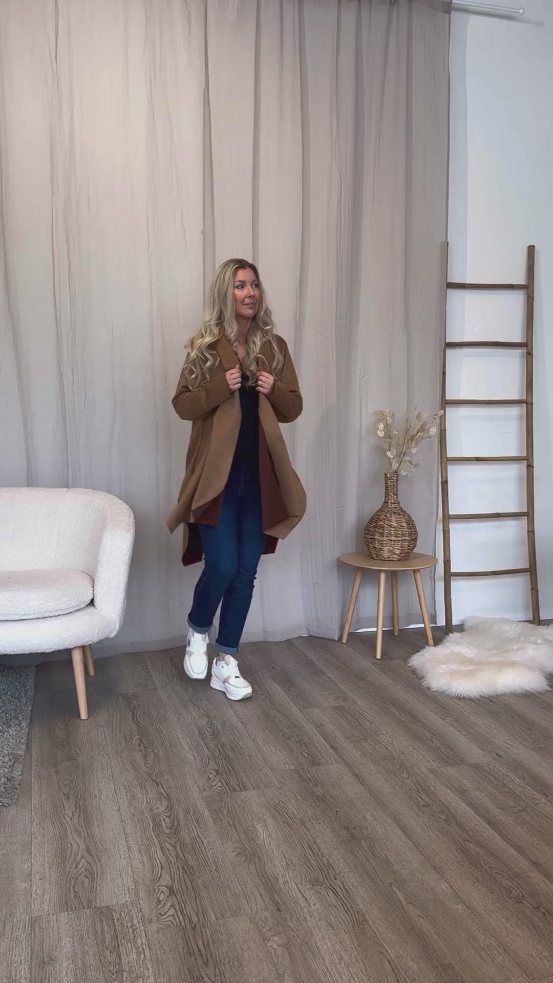 Ladda video: Cardigan i imiterad mocka, Camel